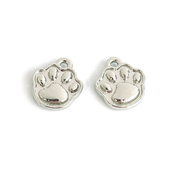 ejp672【2個入り】猫の肉球 真鍮製 シルバー チャーム 1枚目の画像