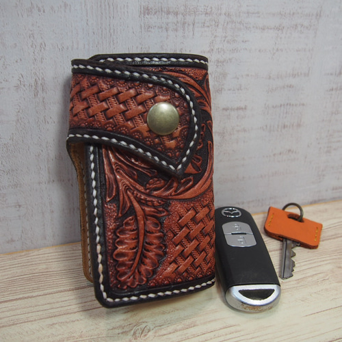 カービング革キーケース：E（車スマートキーOK）】 キーケース