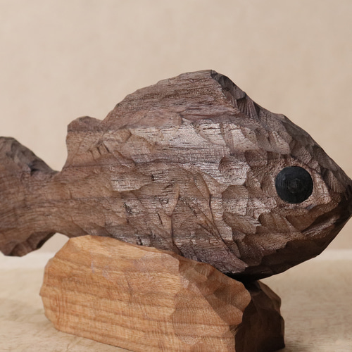 木彫り 魚 ソイ 黒ソイ 木製 オブジェ 飾り 魚の置物（木材