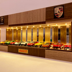 1/64展示50台可・5層式 2種のカーボン・ディスプレーBOX / LED30 1/64展示50台可・5層式 2種のカーボン・ディスプレーBOX / LED30