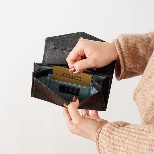 数量限定】1万円ジャストサイズ！小銭入れが大きく開く長財布 ブラック