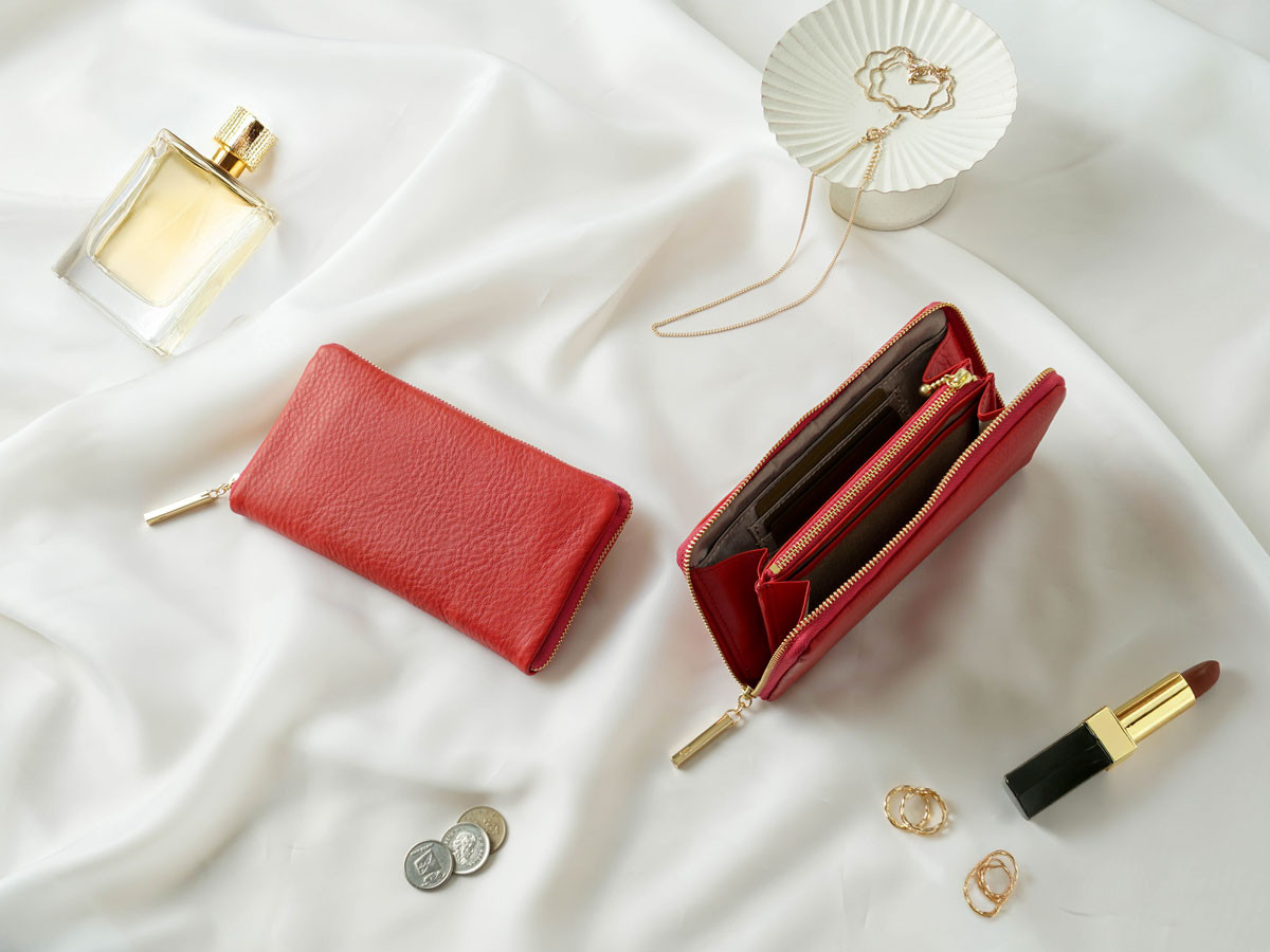 【限定】1万円ジャストサイズ！柔らかシュリンクレザーのラウンドファスナー長財布 レッド　ラフィネ　MH1245(30)