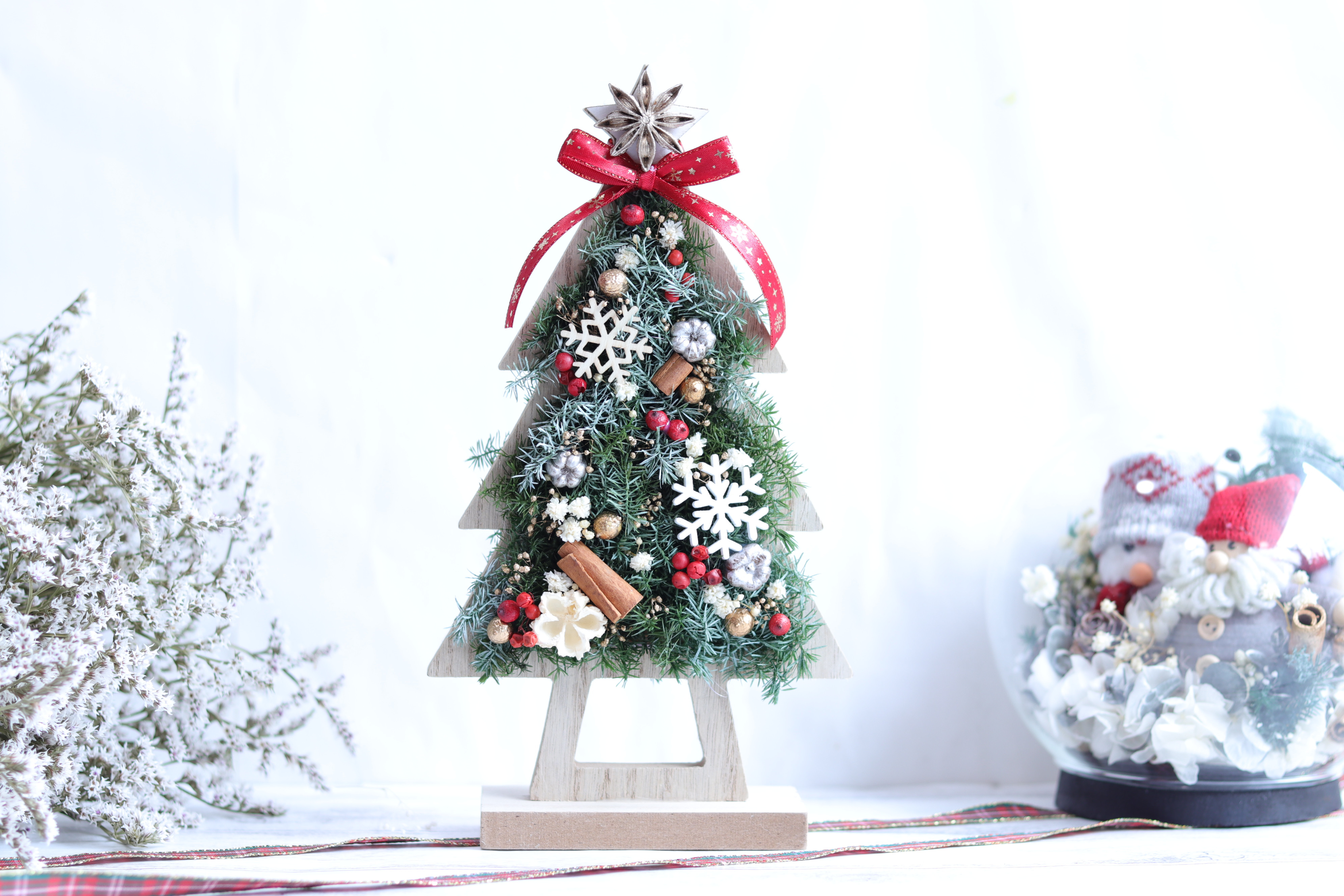 【クリスマス2025・creema限定】木製ウッドフレームの卓上クリスマスツリー＊プリザーブドフラワー＊フレッシュ