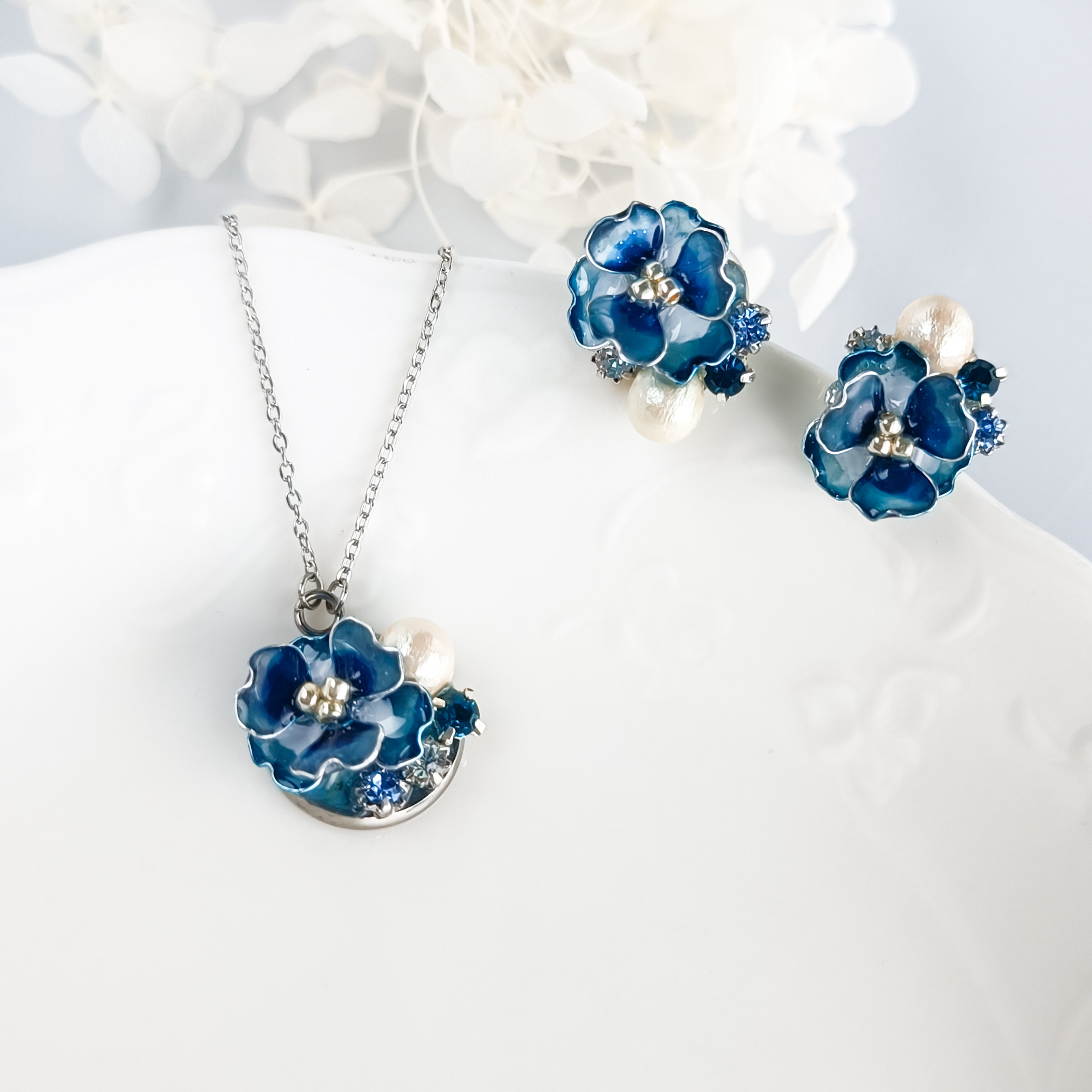 【お得なセット割】サージカルステンレス　Camellia <ターコイズブルー> アネモネ 山茶花 薔薇 コットンパール