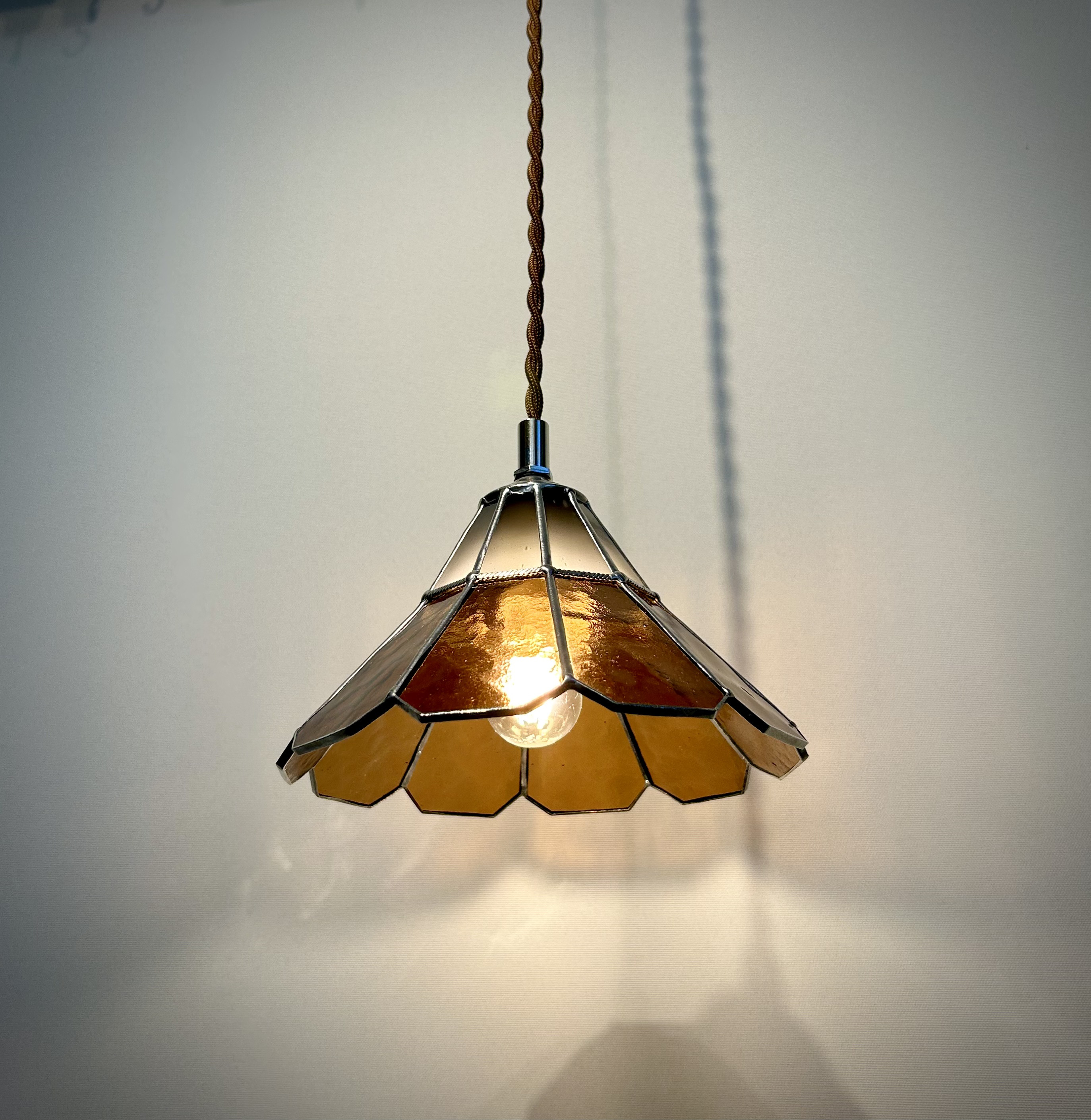 ステンドグラスランプ　ドレスのかたち　モカ、ブラウン 14,430円