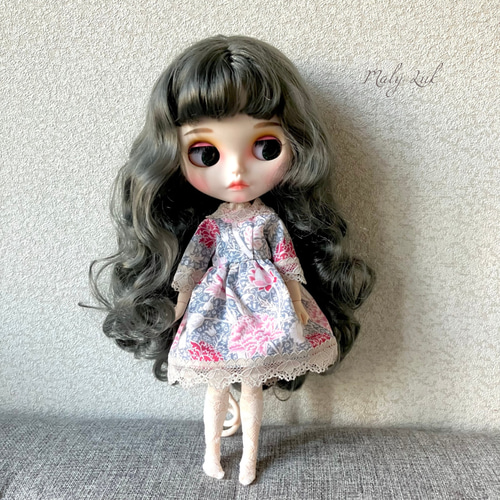 ネオブライス 人形 本体 花柄ドレス