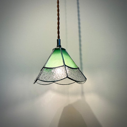 2台★ステンドグラスペンダントランプグリーン ステンドグラスのペンダントランプ 6角2段 リーフグリーン