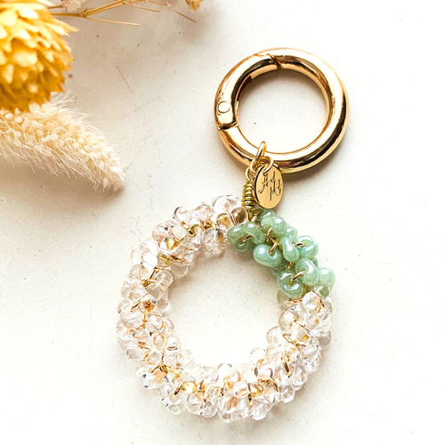 ガラスビーズ煌めく大人可愛いサークルキーホルダー✳︎ミントグリーン