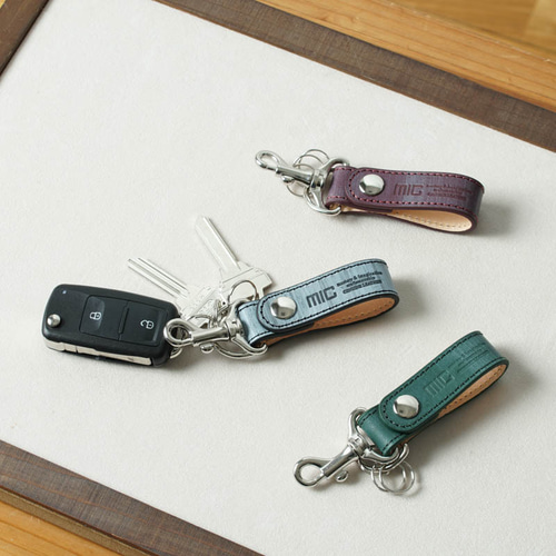 手塗りブライドルレザー仕立てのベルトキーホルダー（鉄砲ナスカン