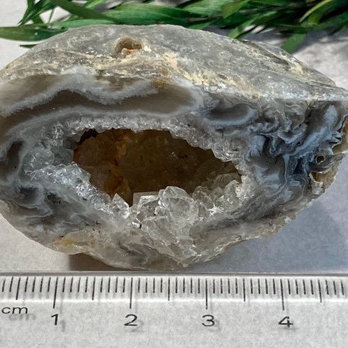大サイズ　瑪瑙　アゲート ジオード　原石　晶洞　置物 1.1Kg アゲート ジオード 原石 置物 台座付属 瑪瑙 メノウ 晶洞
