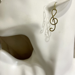 ト音記号と八分音符のピアス（イヤリング） 3枚目の画像