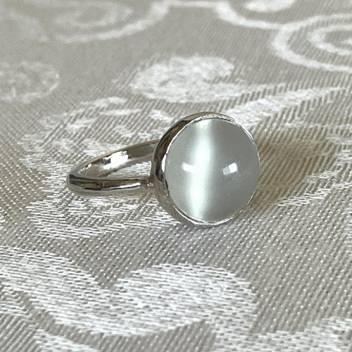 送料無料】聖夜の猫目之月石 ムーンストーン（キャッツアイ）・リング