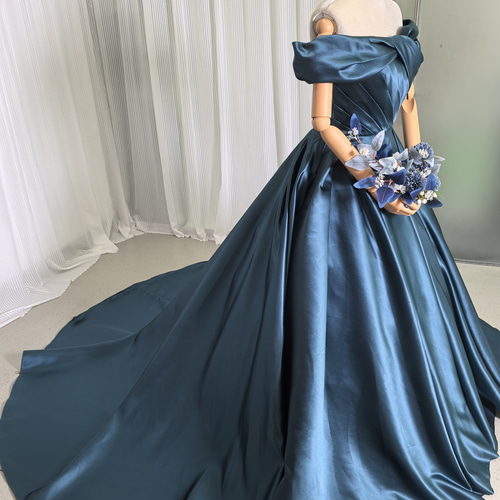 送料無料！カラードレス ブルー オフショルダー 編み上げ