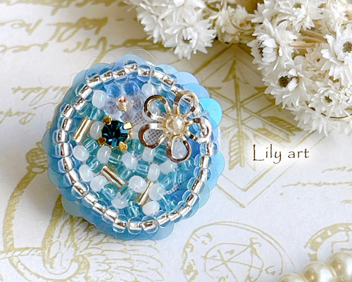 刺繍×スパンコール×ビーズ　デザインブラウス オートクチュールのビーズ・スパンコール刺繍