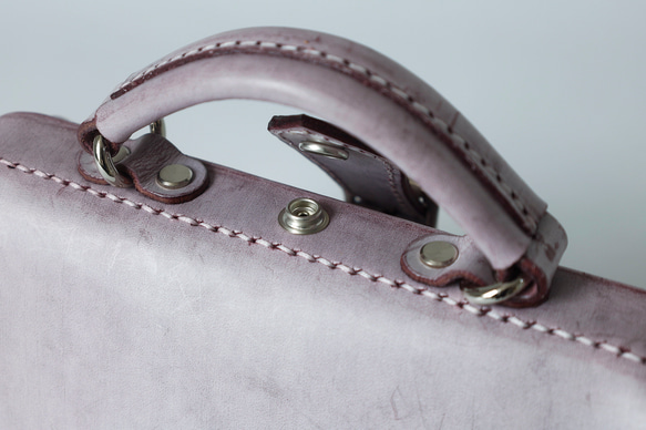 ★限時特惠，兩件起售！ ★超人氣！橫款搭扣包，手工真皮單肩包，女士款，全手工縫製，秋冬包款 第11張的照片