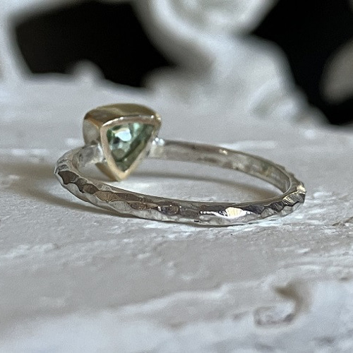 グリーントルマリン　ベゼルフレームリング　9.5-10号目安 緑屋質屋】ギメル(gimel) グリーントルマリンリング 8.67ct