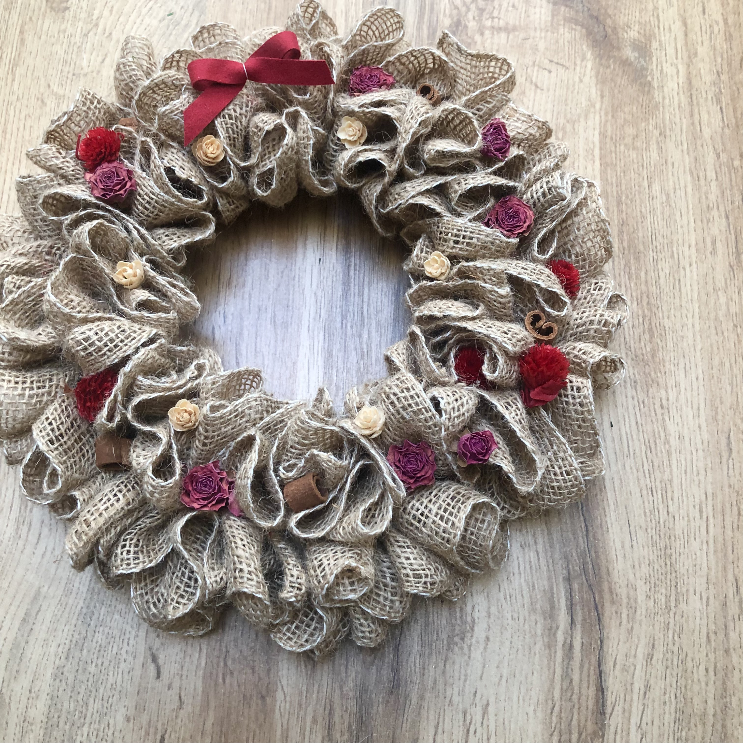 天然素材　赤　ドライフラワーローズ  バーラップリース