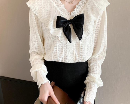 大人気❤️レースフリルトップス　個性的　冬春シーズン　普段着/お出かけ用 大人気❤️レースフリルトップス個性的冬春シーズン普段着