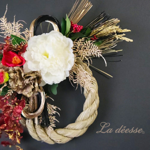 華やぎ白芍薬｜モダンお正月飾り迎春しめ縄／白芍薬と椿のしめ飾り