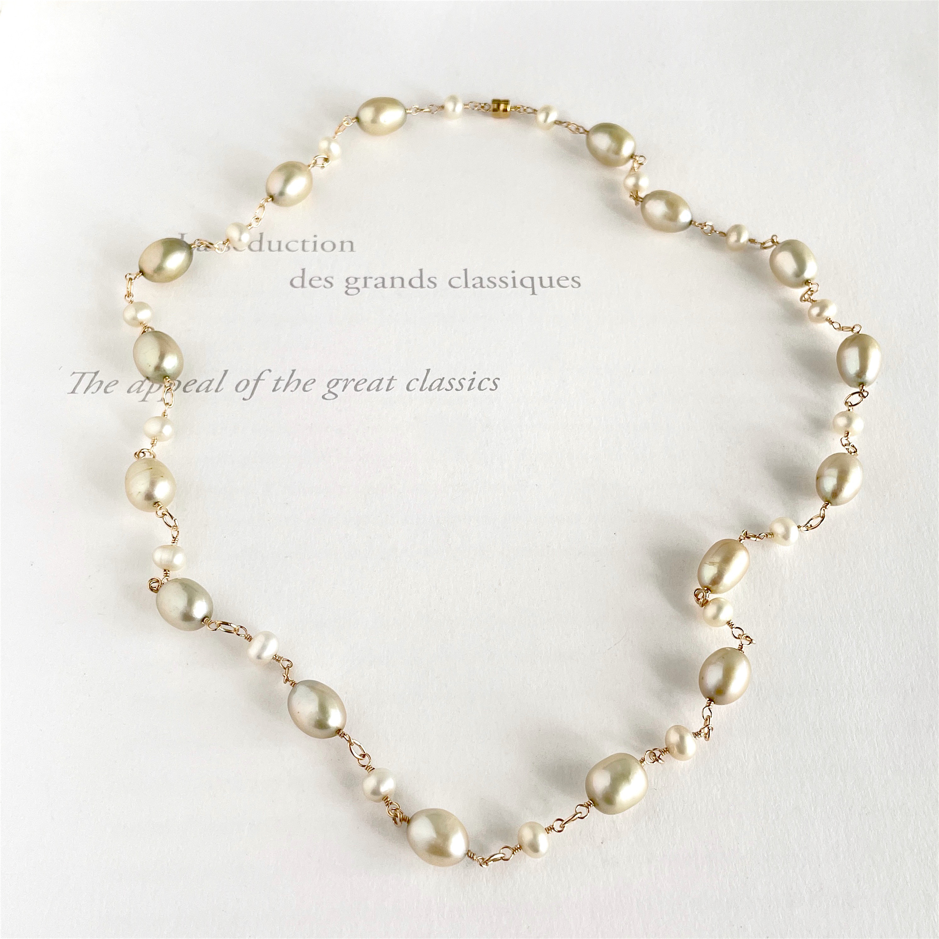 ライムイエロー エッグ型 2種類のパールをステーションに繋いだロングネックレス　(14gf)  １点のみ