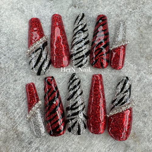 ハイブラ ネイルパーツ♡cc レッドラメゼブラギャルネイルチップ ネイルチップ（つけ爪