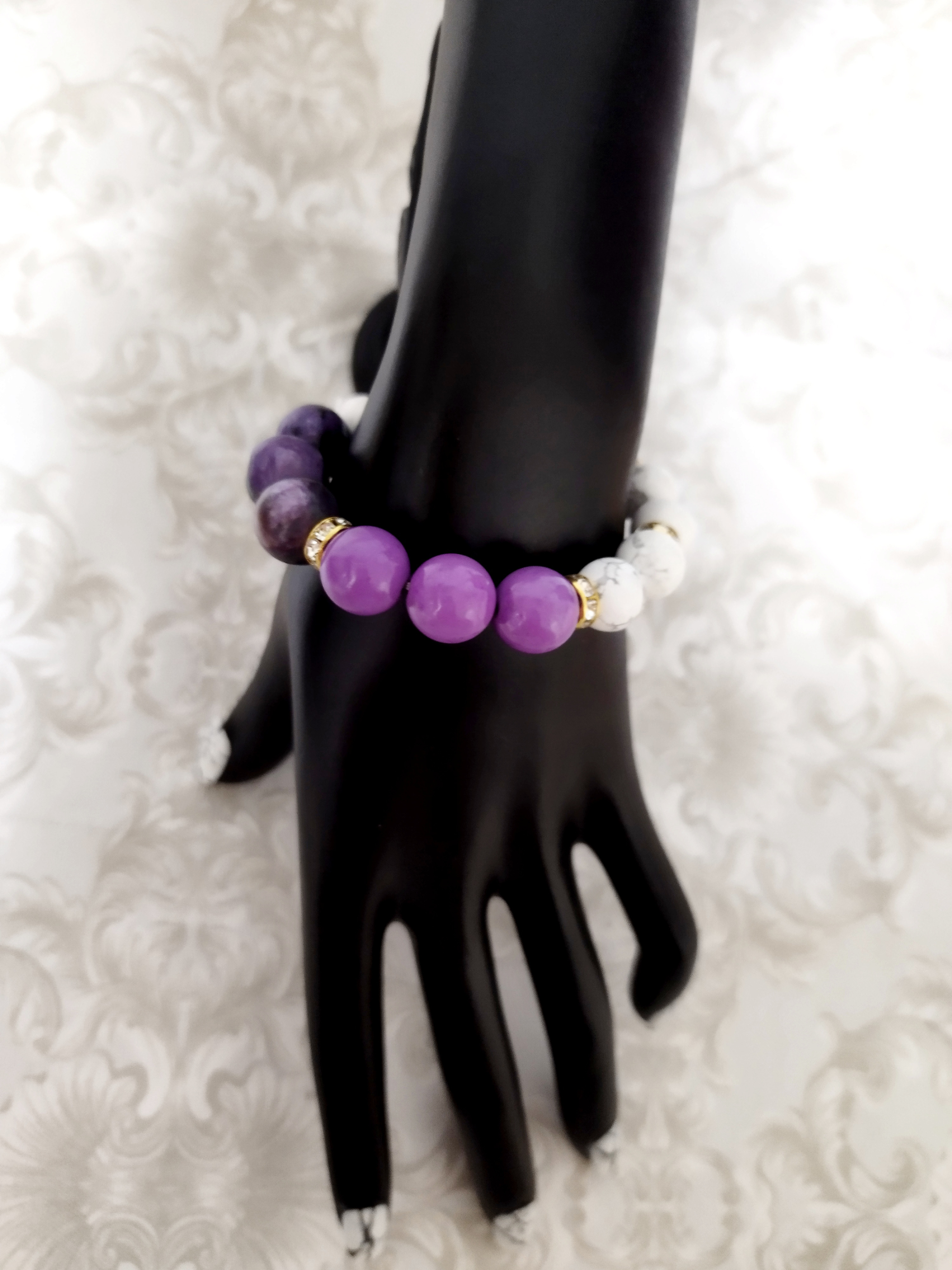 マーブルチャロアイト×パープルマイカ×ホワイトハウライトの数珠ブレスレット
