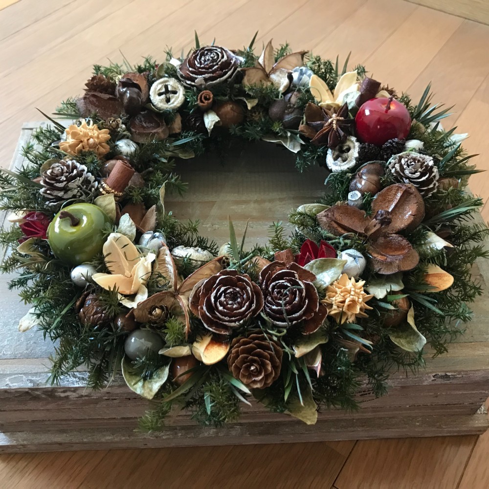 《X'mas》人気商品 シダローズとリンゴのボタニカルグリーンリース28cm（受注制作）