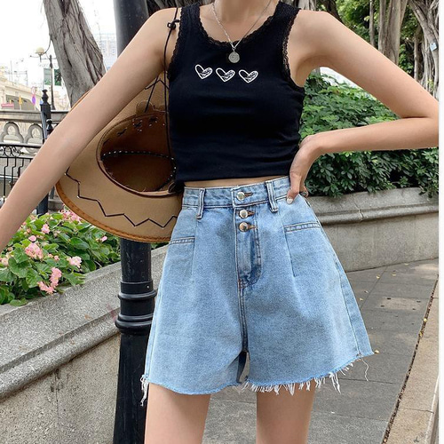 デニムショートパンツ ものすごい