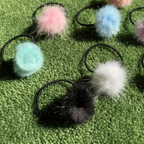 ぽんぽん ヘアゴム  2個セット  ふわふわ ポンポン ヘアアクセサリー ぽんぽん ヘアゴム 2個セット ふわふわ ポンポン ヘア