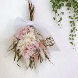 ピンクのバラが華やか スワッグミニブーケ ドライフラワー プレゼント