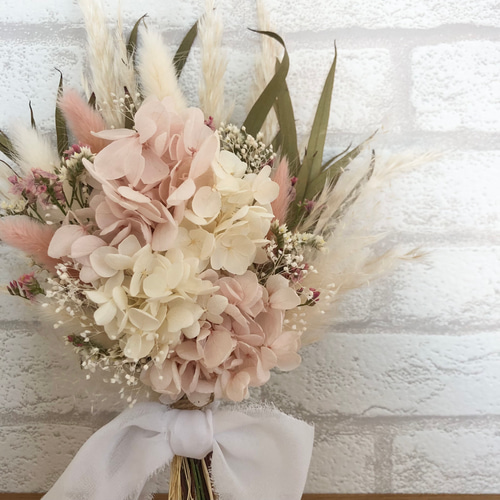ベビーピンクの紫陽花ブーケ ドライフラワースワッグ プレゼント