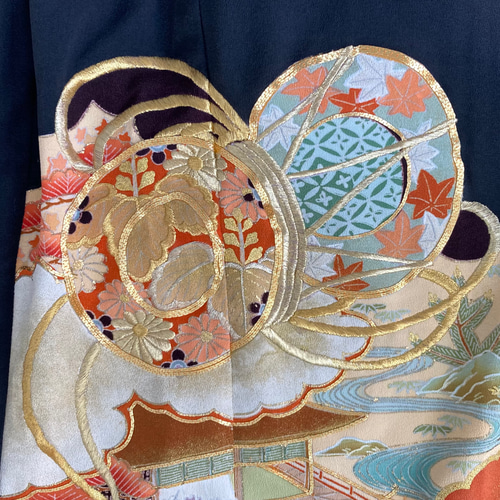 黒留袖 リメイク　波模様刺繍付き 着物スタイル 黒留袖 リメイク 波模様刺繍付き 着物スタイル（黒留袖リメイク