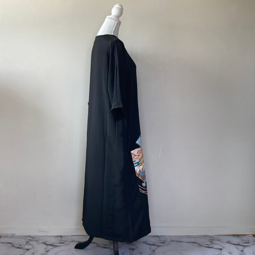 黒留袖リメイクの扇子，着物リメイク，ワンピース、ロング – 上質正絹