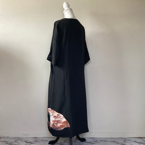 黒留袖リメイクの扇子，着物リメイク，ワンピース、ロング