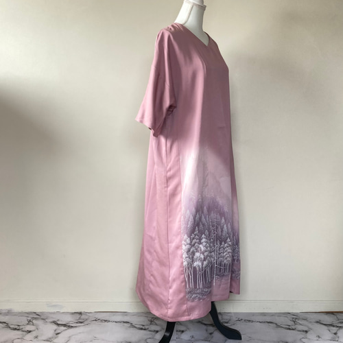 ヤケ有り,訪問着リメイクの森林の風景，着物リメイク，ワンピース