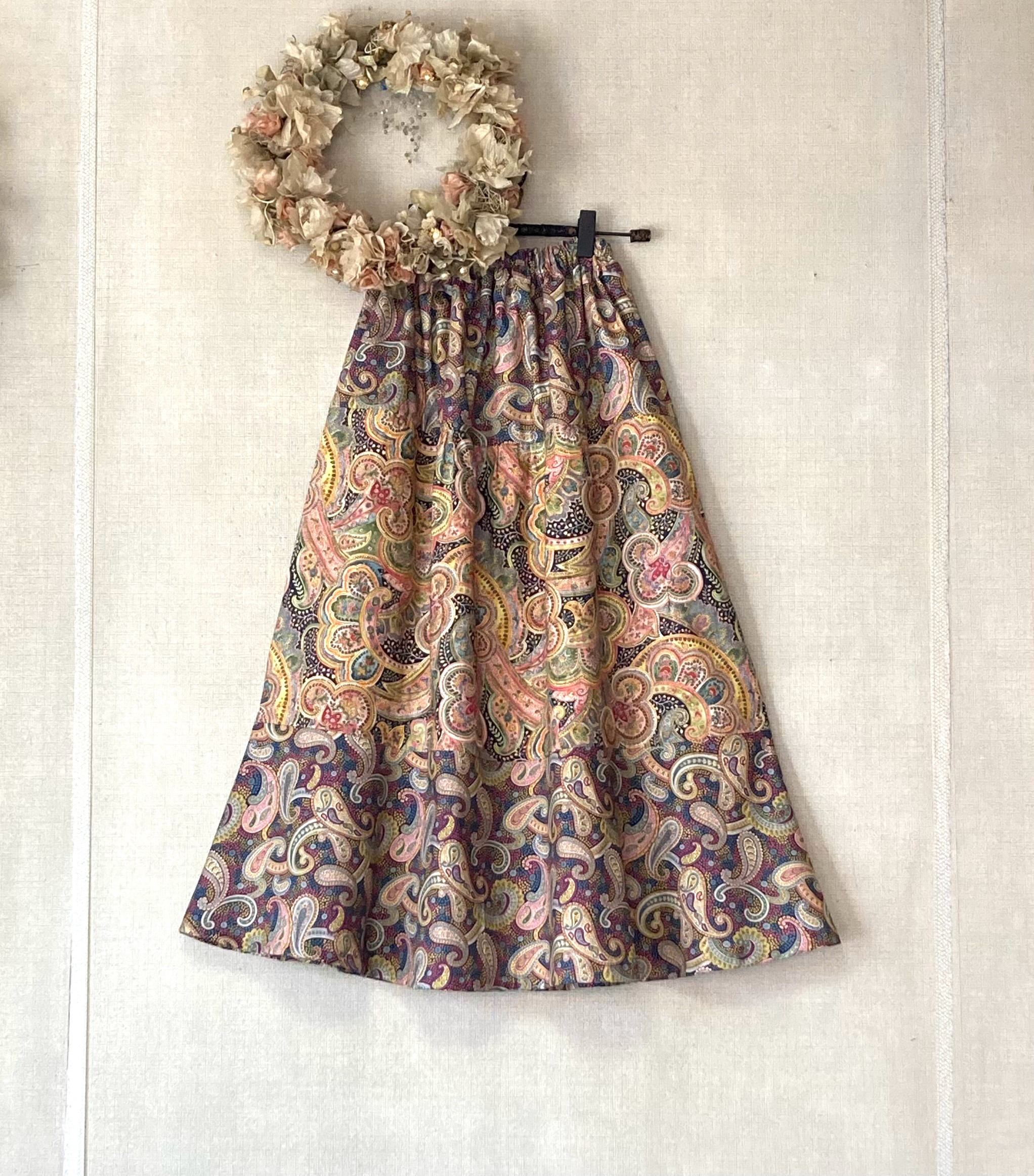 Chelsea Gardenシリーズ　芸術的に美しいペーズリー柄 ふんわりフェミニンスカート ティアード　moda