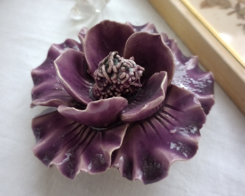 ハンドメイドの陶花 フランスブロカント 紫のカーネーション