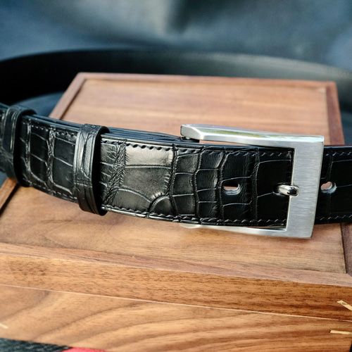 オーダー作製］高級ワニ革使用ウエストベルト 手縫い タロコダイル