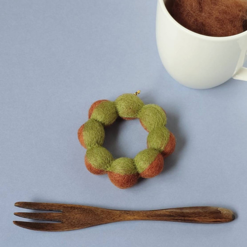 もちもち食感がクセになる！抹茶チョコドーナツ 羊毛フェルト 羊毛