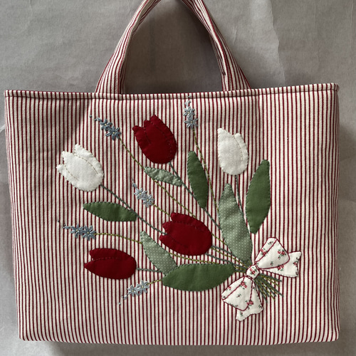 チューリップ(アプリケ、刺繍)レッスンバッグ(30×40.5cm)5cmマチ チューリップ(アプリケ、刺繍)レッスンバッグ(30×40.5cm)5cmマチ