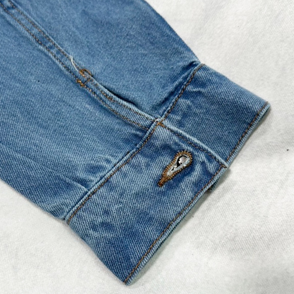 三毛猫のワンポイント刺繍 ビッグシルエットデニム長袖ジャケット＜ミディアムウォッシュ＞ 8枚目の画像