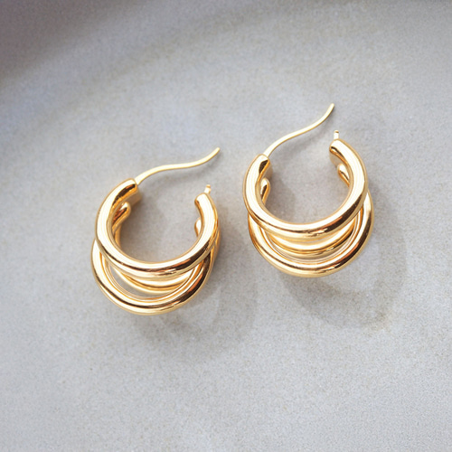 K18 Hollow Triple Hoop Earrings 中空3連フープピアス ピアス（フープ