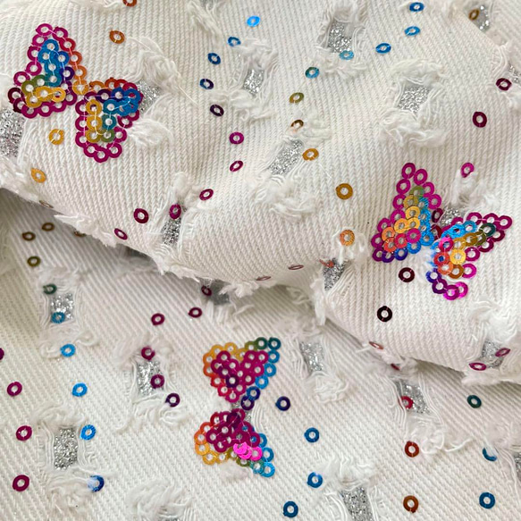 d7▽デニム刺しゅう生地▽蝶柄 ダメージ スパンコール ホワイト 厚手