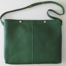 ビッグサコッシュ グリーン　本革製　サコッシュバッグ 3枚目の画像