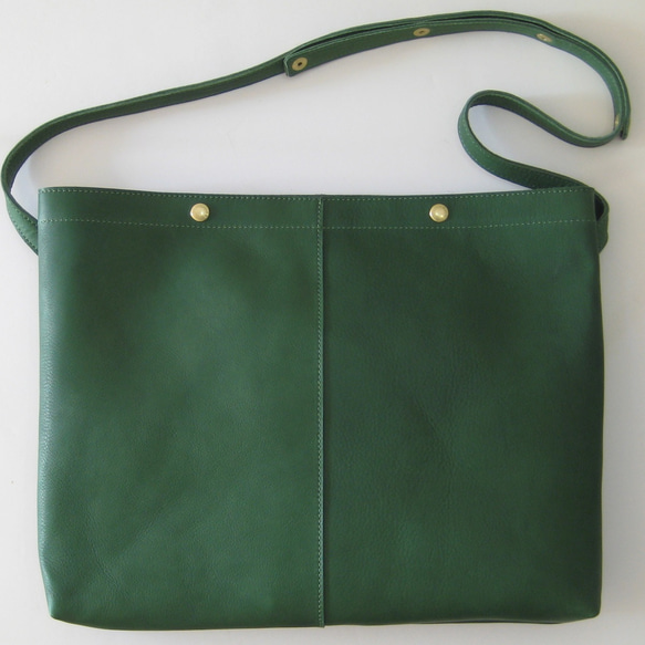 ビッグサコッシュ グリーン　本革製　サコッシュバッグ 3枚目の画像