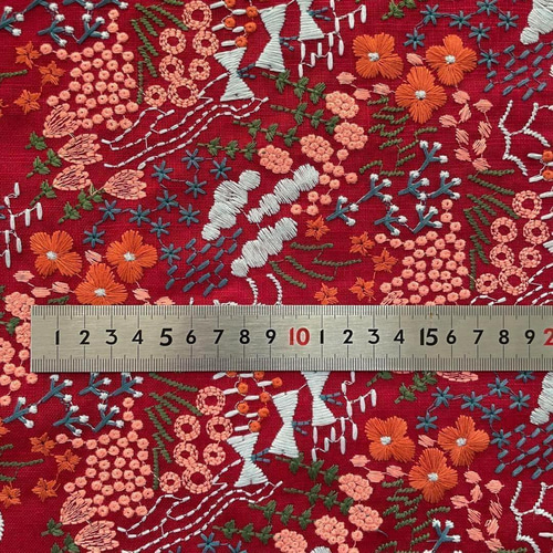 s21-r▽コットンリネン刺繍生地▽花柄 ボルドー 高級感 上品 立体感