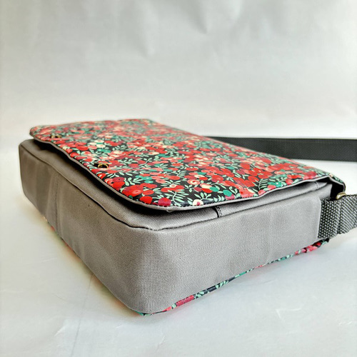 ショルダーバッグをリバティで楽しむ！（防水防汚なラミネート使用