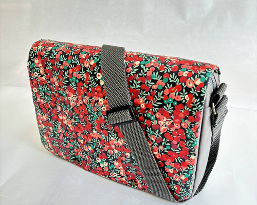 ショルダーバッグをリバティで楽しむ！（防水防汚なラミネート使用