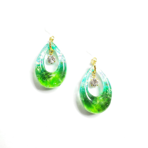 No.579-B 琉球ガラス☆しずく型☆ピアス・イヤリング(グリーン) ピアス 