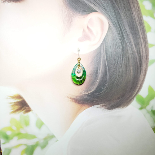No.579-B 琉球ガラス☆しずく型☆ピアス・イヤリング(グリーン) ピアス 